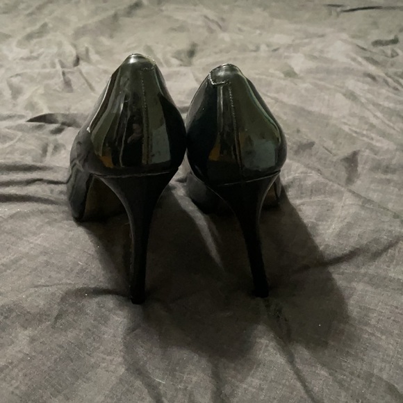 Black Steve madden heels - Picture 2 of 3